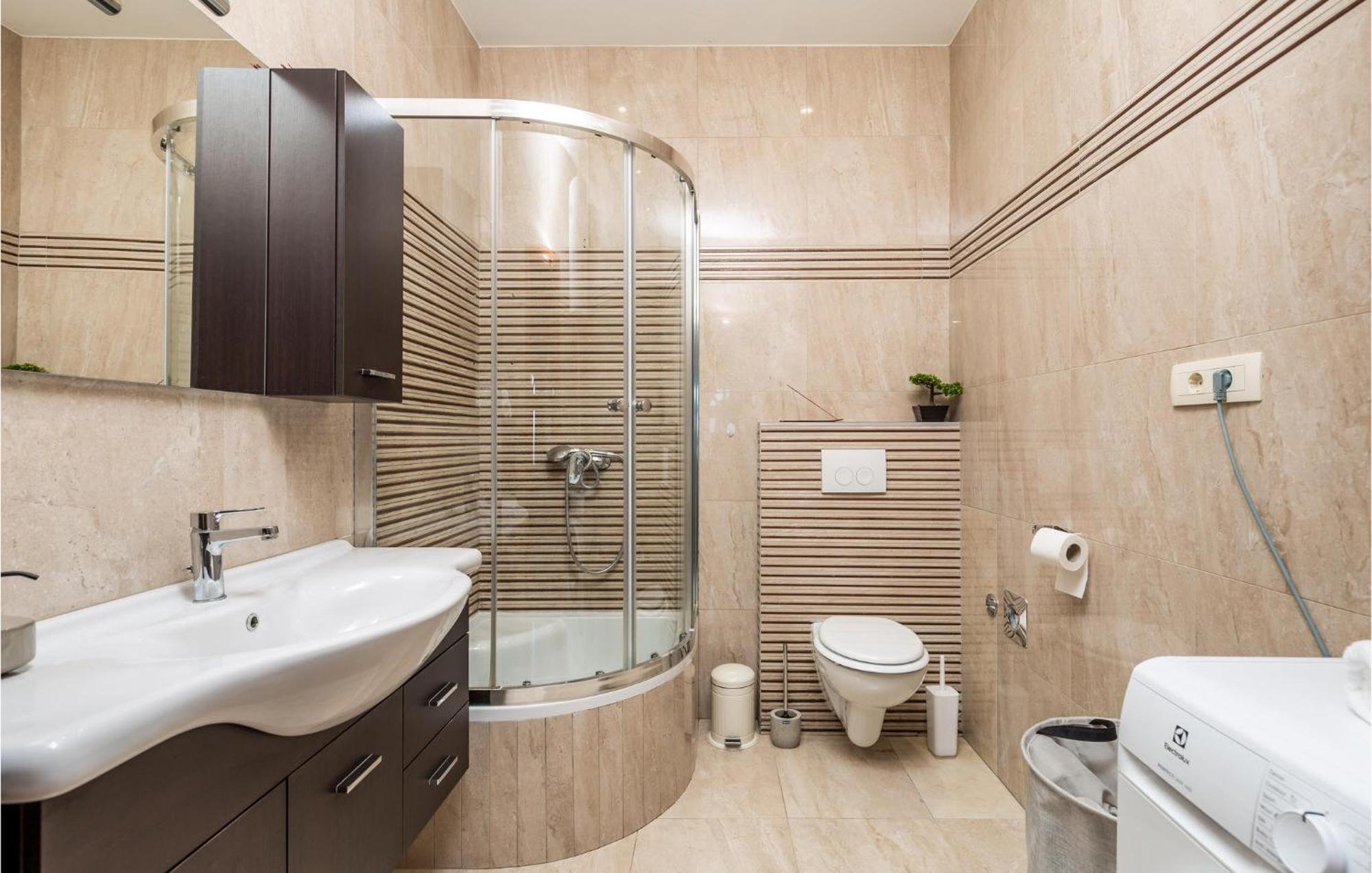 2 Bedroom Amazing Apartment In Rijeka Exterior photo