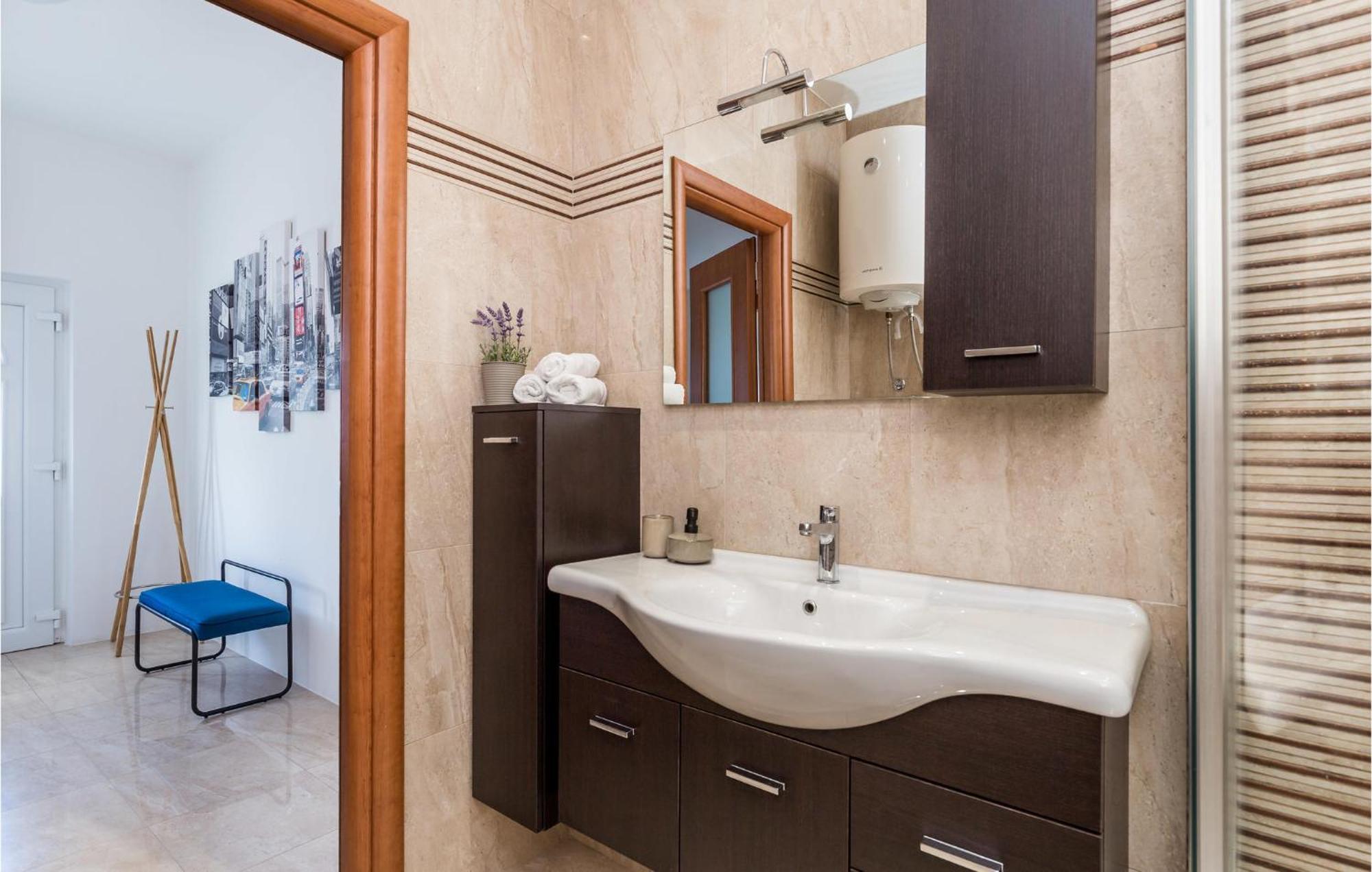 2 Bedroom Amazing Apartment In Rijeka Exterior photo